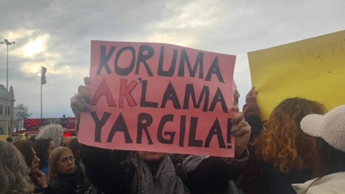 Cinsel saldırı faili polis ilk duruşmada tahliye edildi