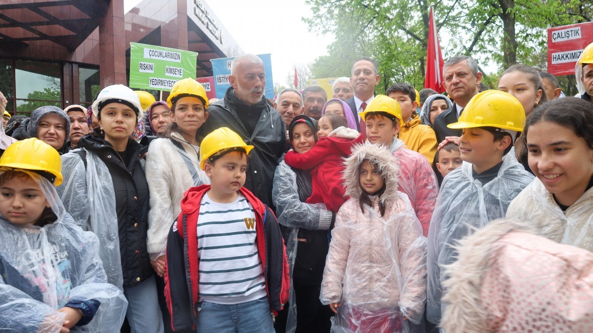 CHP Lideri Özel’den Açlık Grevindeki Madencilere Destek Ziyareti