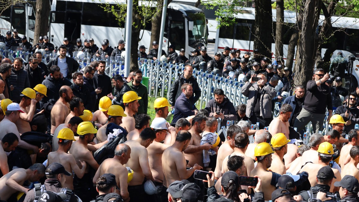 Ankara’da Madenci Yürüyüşüne Polis Engeli: Açlık Grevindeki İşçiler Ablukaya Alındı