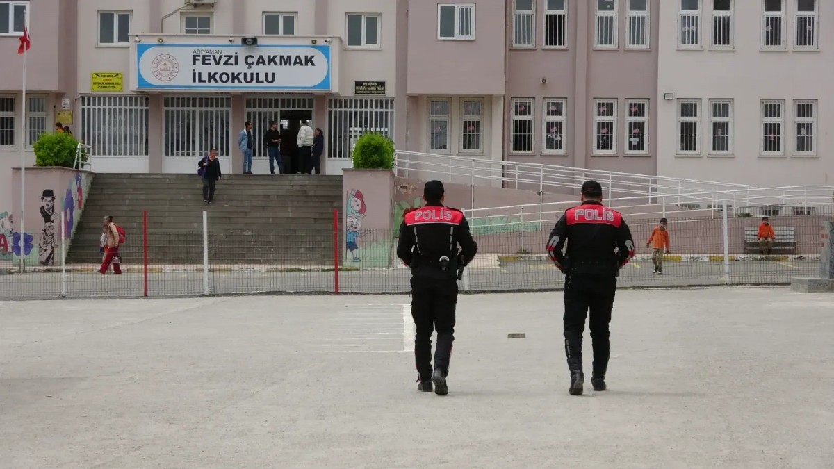 DEM Parti’den Okul Güvenliği Genelgesine Tepki: Okullar Yarı Açık Cezaevine Dönüştürülüyor