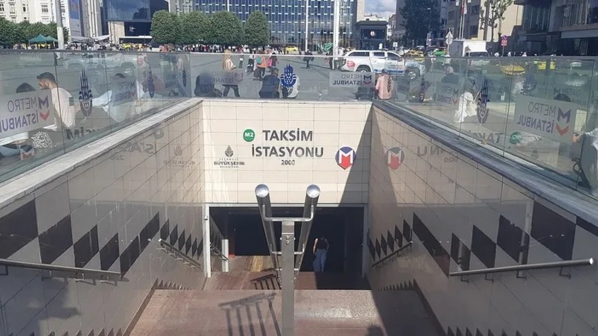 İstanbul Valiliği Kararıyla Taksim Metro İstasyonu Ulaşıma Kapatıldı