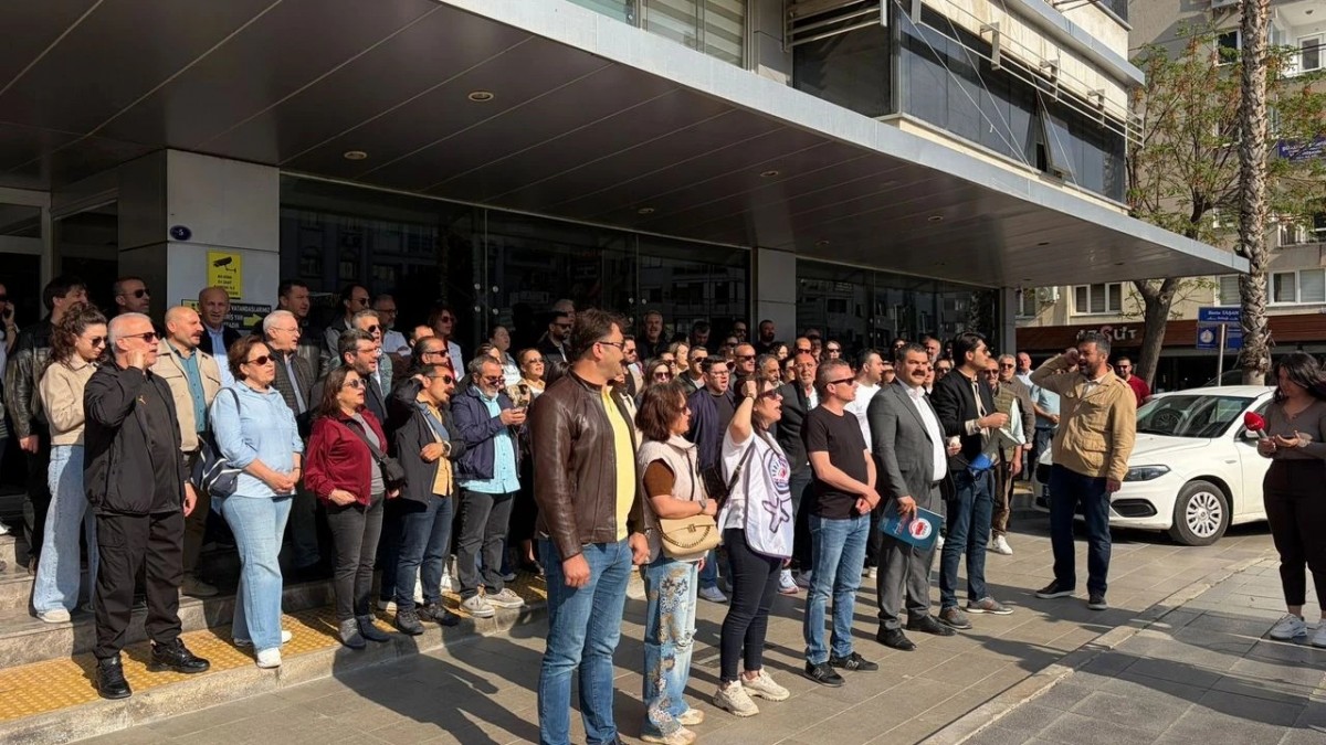 Karşıyaka Belediyesi’nde Memurlar Sosyal Denge Tazminatı İçin İş Bıraktı