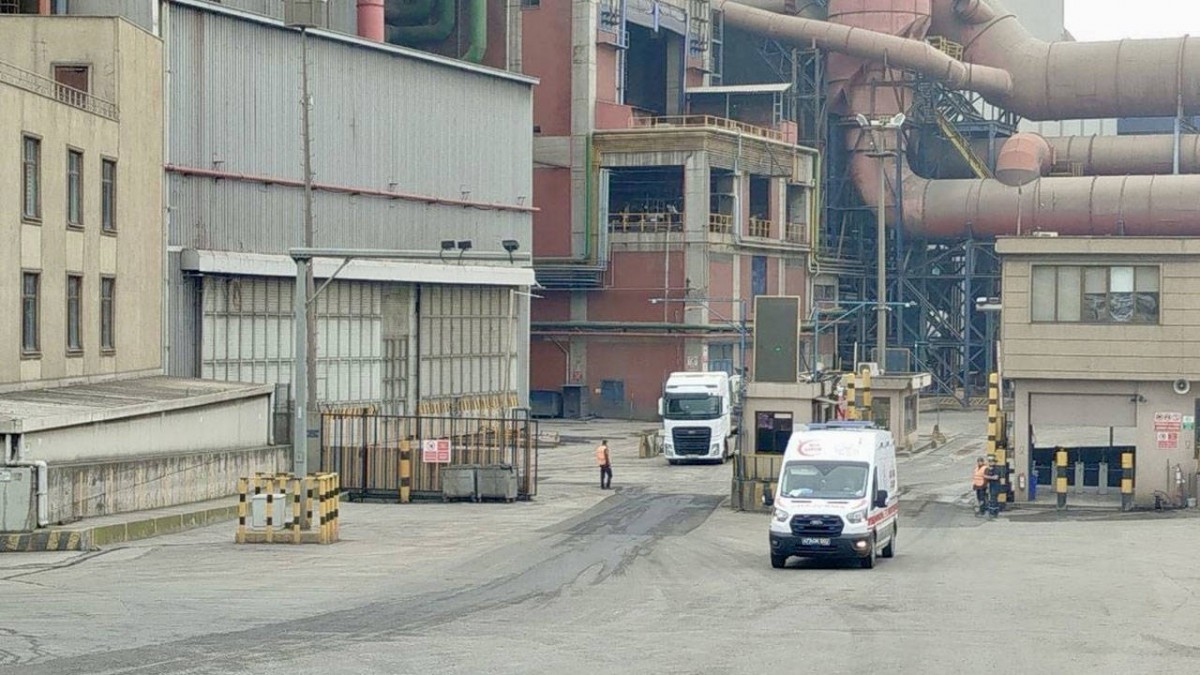 Dilovası’nda Yüksekten Düşen 4 İşçiden 2’sinin Durumu Ağır