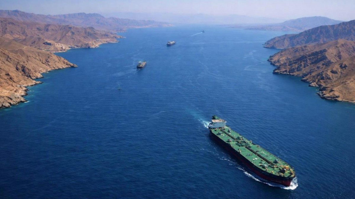 İran Hürmüz Boğazı’nı petrol geçişlerine ‘Lübnan nedeniyle’ yine kapattı
