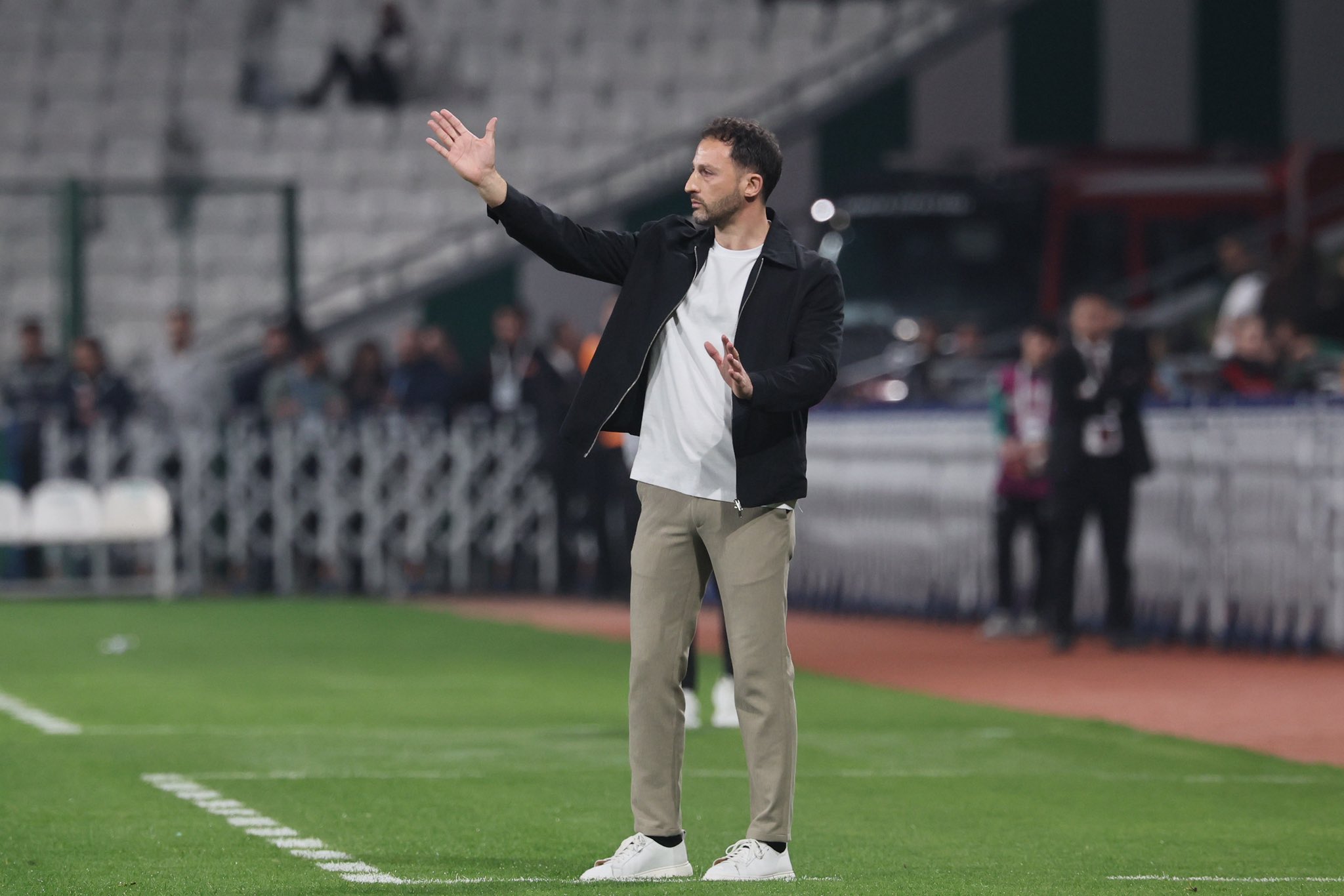 Fenerbahçe’de Tedesco ve Sportif Yönetimle Yollar Ayrıldı