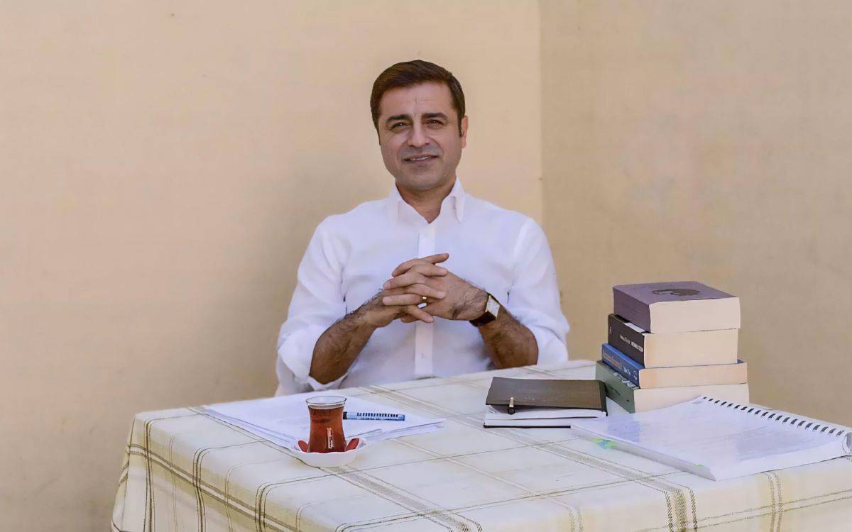 Siyasi Partilerden Demirtaş’a Dayanışma Ziyareti: Demokrasi Mücadelesi Sürecek