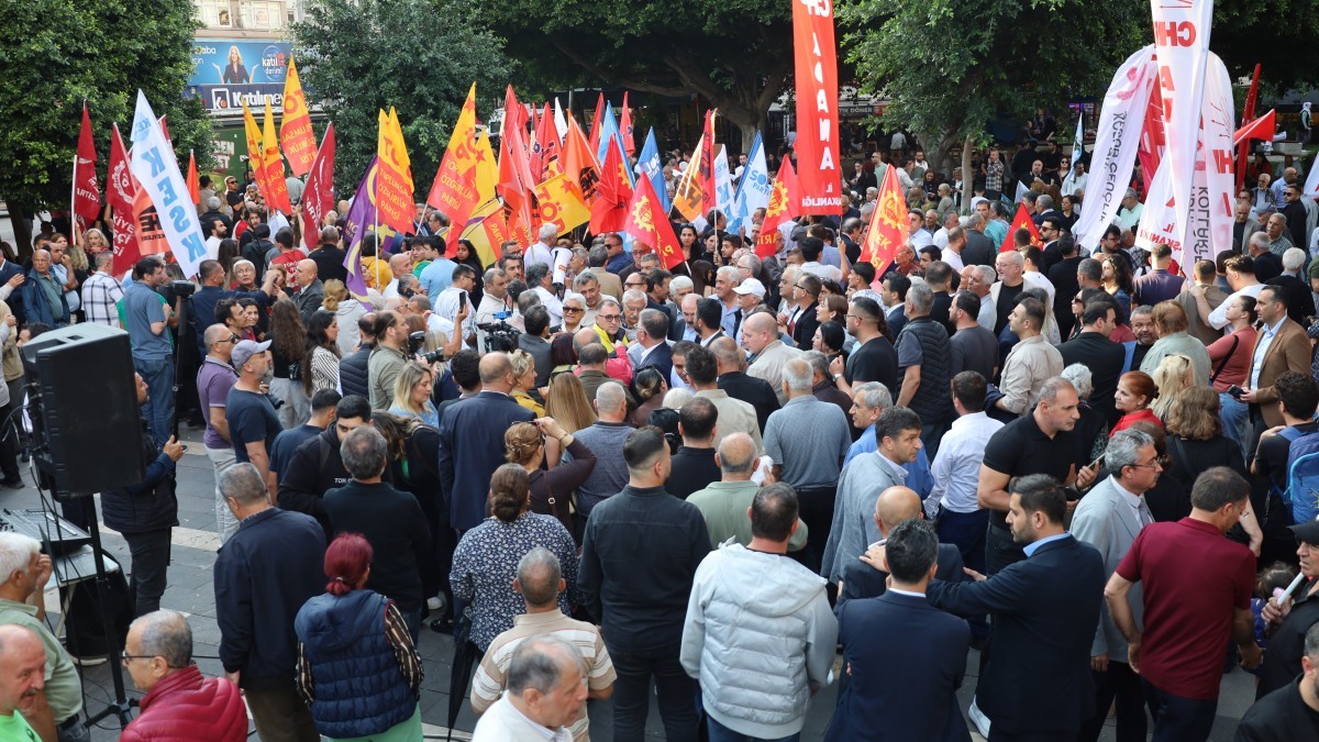 Birçok Kentte ‘Mutlak Butlan’ Kararına Karşı Demokrasi Eylemleri