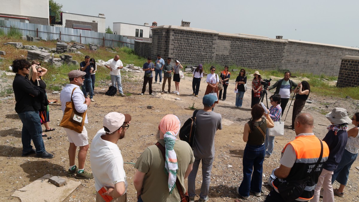 Diyarbakır Sur’da Kolektif Hafıza Yürüyüşü: Geçmişin İzinde Barış Arayışı