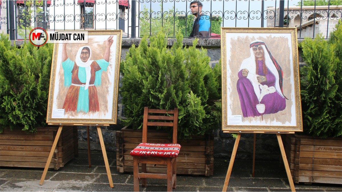 Ressam Sarya Melek Demir’den ‘Fîncanek Ax’ sergisi: Kadınların yüzündeki her çizgi bir direniştir