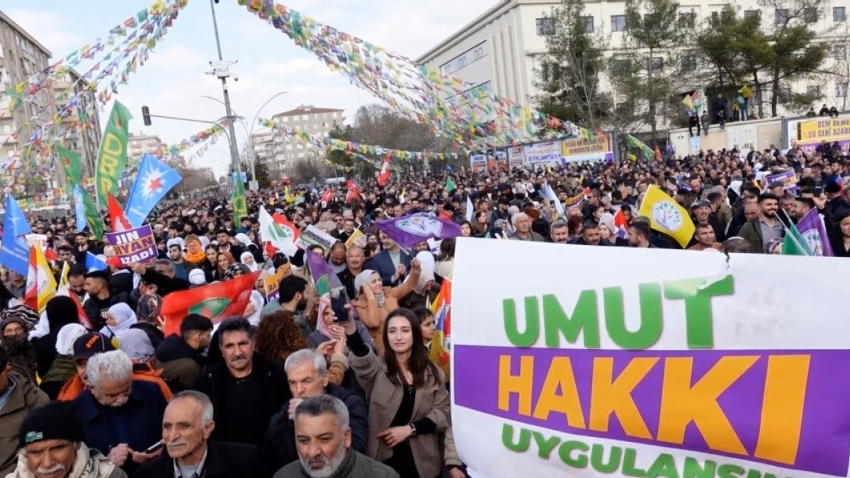 DEM Parti’den ‘Barış İçin Adım At’ Hamlesi: 16 Mayıs’ta Birçok Kentte Yürüyüş Düzenlenecek