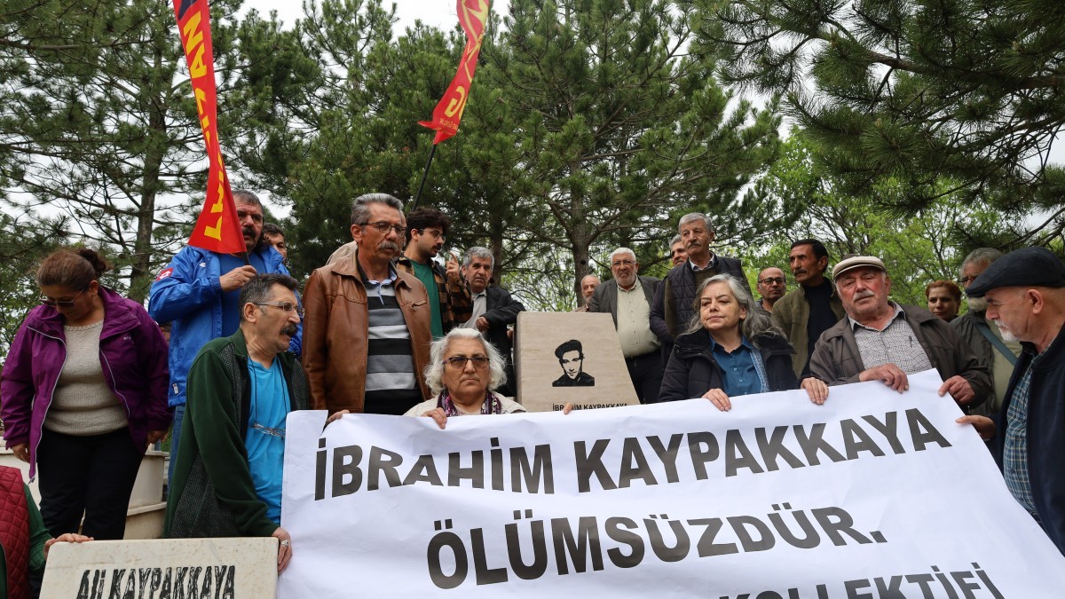 İbrahim Kaypakkaya mezarı başında anıldı: Mirası devrimci bir görevdir