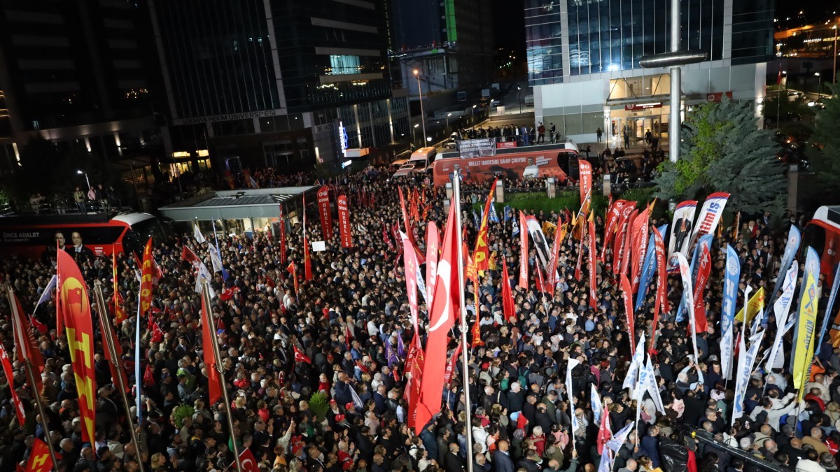 CHP Genel Merkezi Önünde ‘Mutlak Butlan’ Kararına Karşı Büyük Protesto
