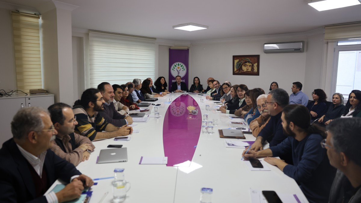 DEM Parti MYK’sı ‘mutlak butlan’ gündemiyle olağanüstü toplandı