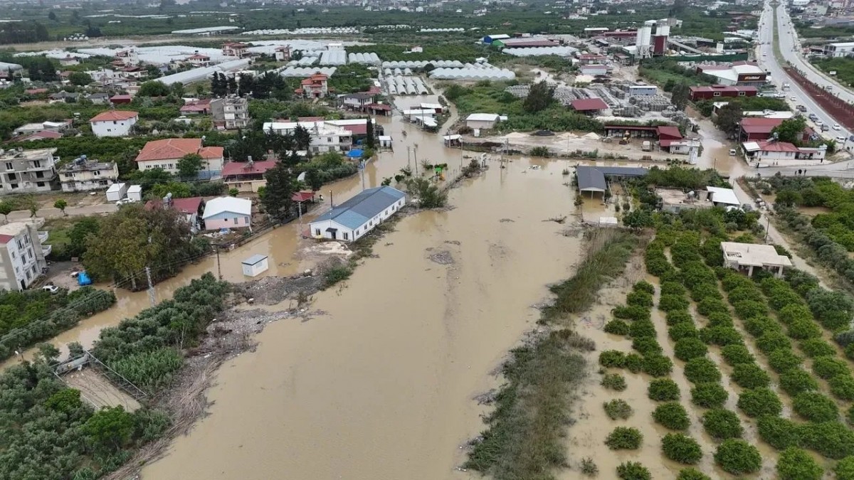 Hatay’da Sel Felaketi: 3 Kişi Yaşamını Yitirdi, 2 Kişi Kayıp