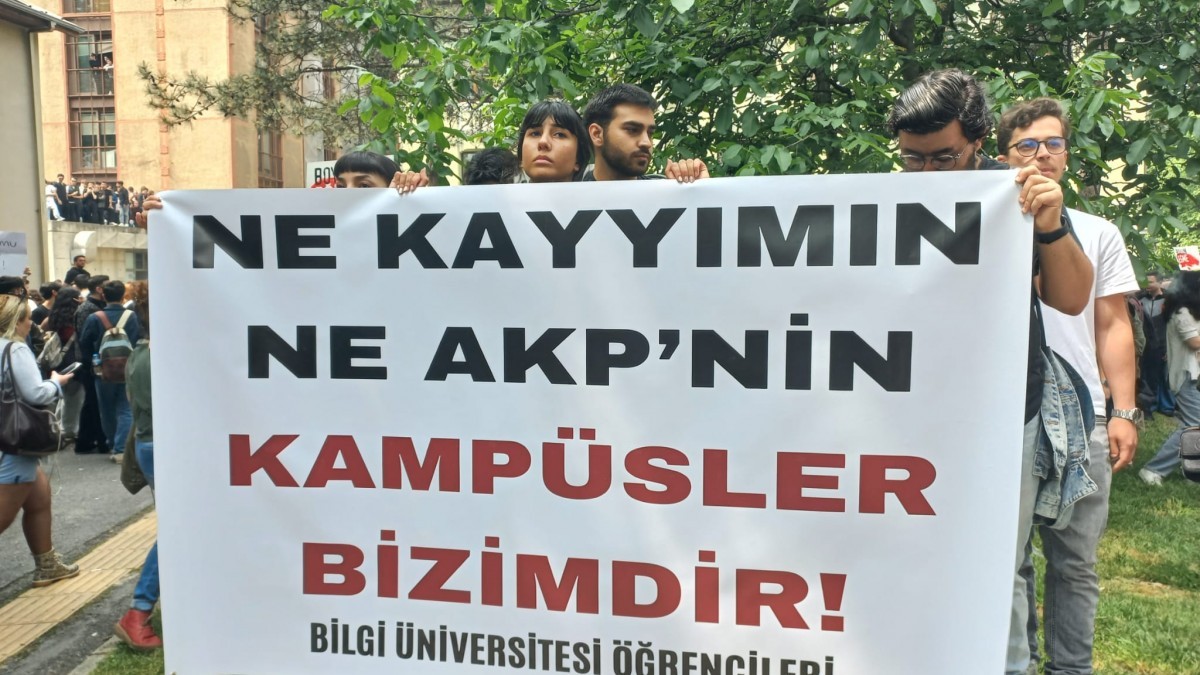 Bilgi Üniversitesi’nin kapatılmasına karşı eylem: Öğrencilere polis ablukası