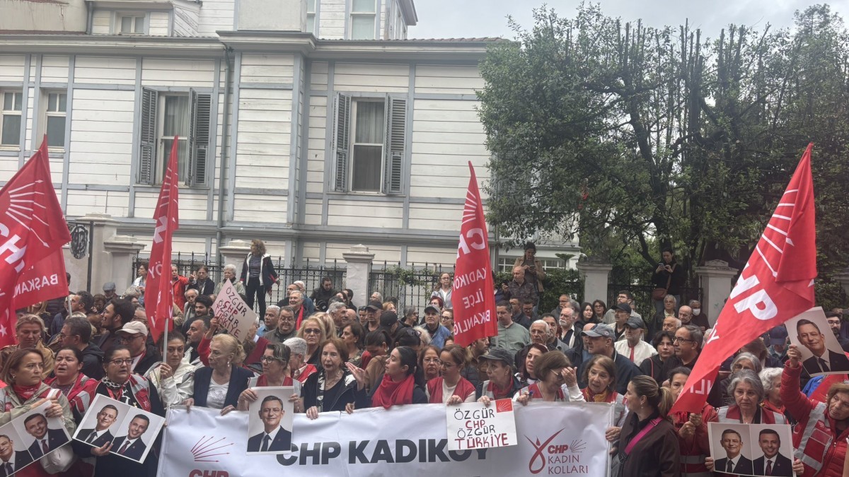 İstanbul’un 39 İlçesinde ‘Demokrasi’ Yürüyüşü: Mesele Anayasal Düzen Meselesidir