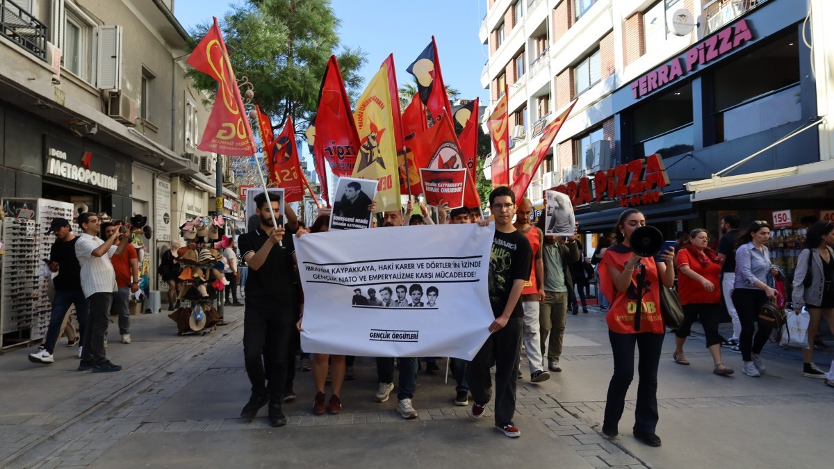 İzmir’de devrimci öncüler için yürüyüş: Direniş geleneği selamlandı