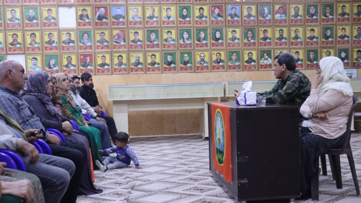 Mazlum Abdi serbest bırakılan esirlerle buluştu: Önceliğimiz bu süreci tamamlamak