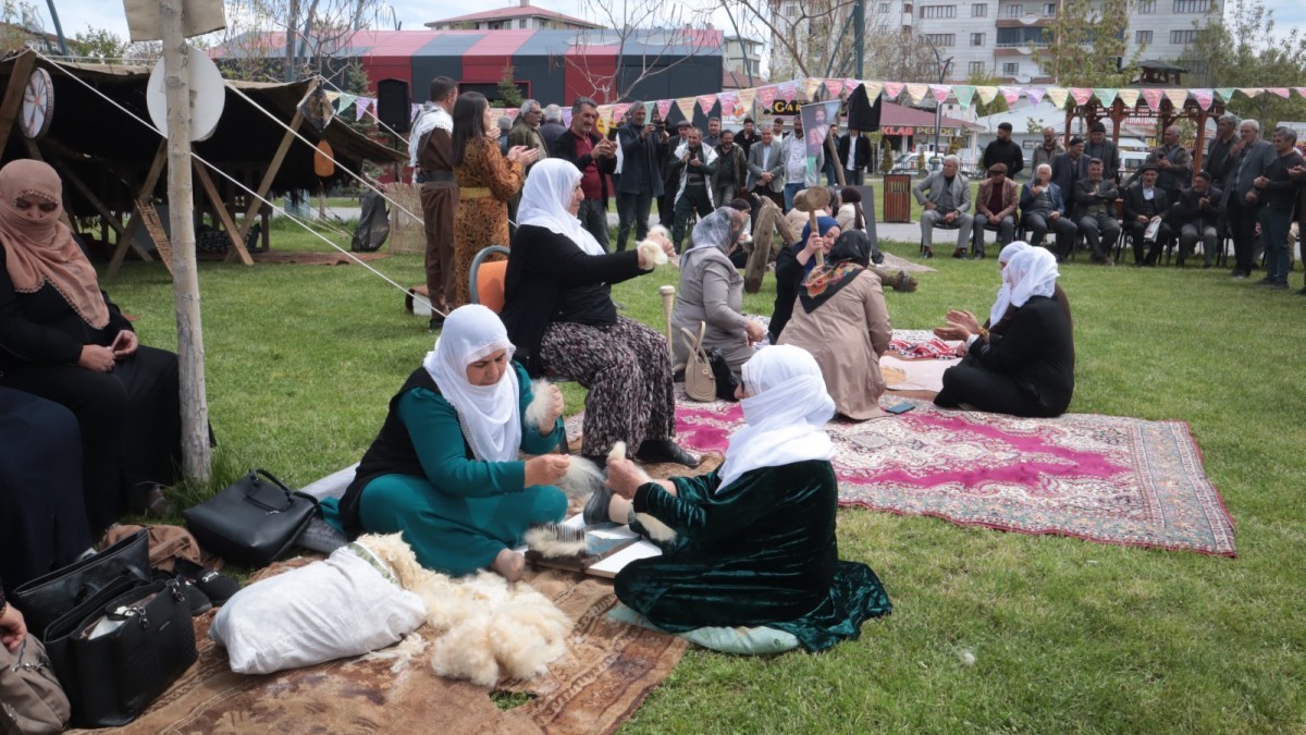 Erciş’te Kürt Dil Bayramı kutlamaları: Kültürel değerler yaşatılıyor