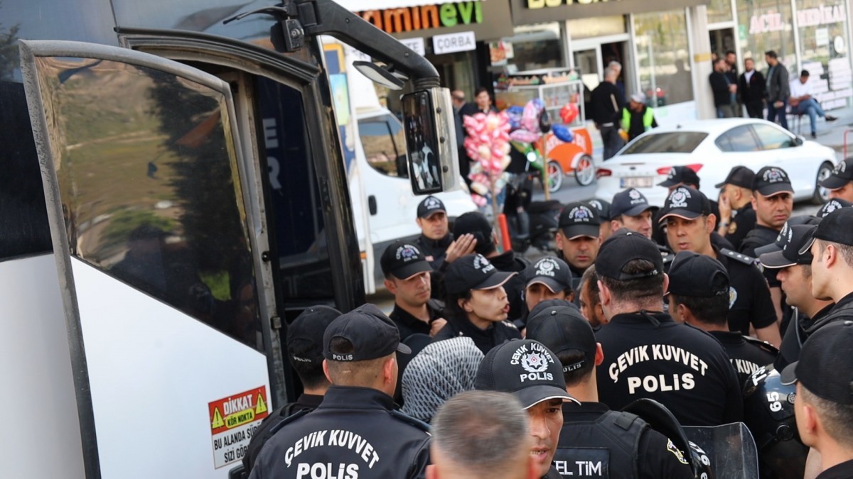 Van’da kayyım belediyesinde zabıta şiddeti: Darp edilen kadın gözaltına alındı