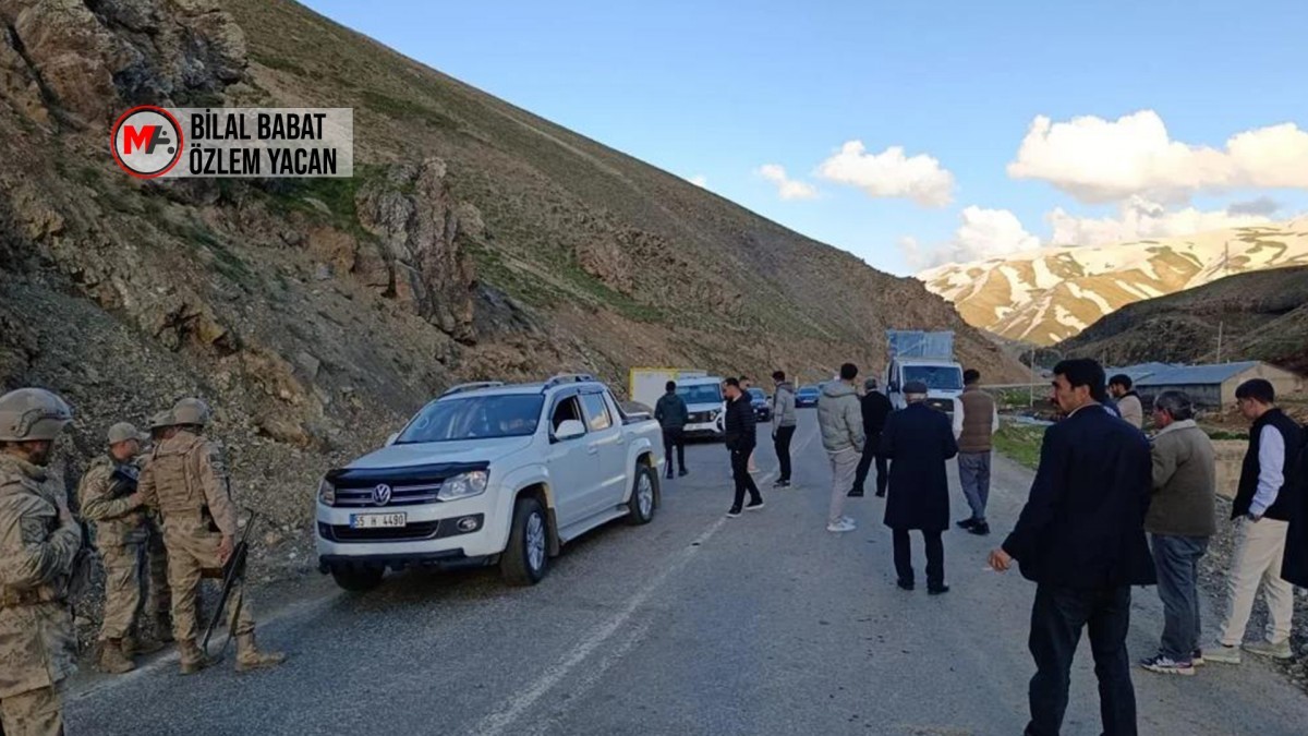 Van Bahçesaray yolu 5 aydır kapalı: İnsanlar uzaya çıkıyor biz ilçeye ulaşamıyoruz