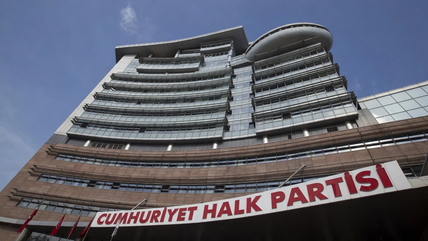 CHP Genel Merkezi’nde 24 Personel İşten Çıkarıldı!