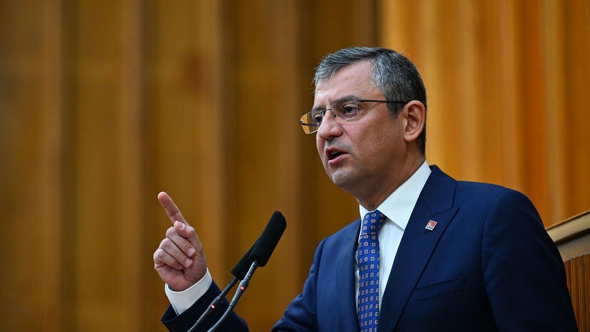 Özgür Özel’den Demokrasi Nöbeti Çağrısı: Parti İçi Darbeye Teslim Olmayacağız