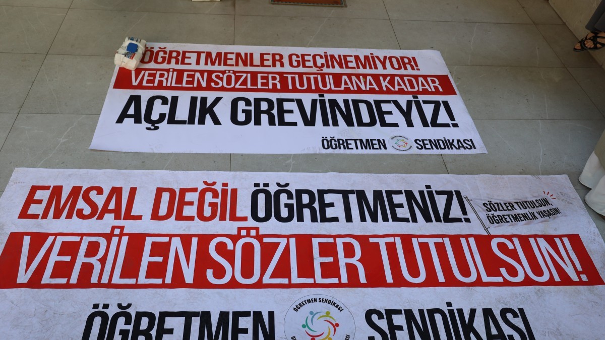 Öğretmenlerin hak direnişi ikinci gününde: Mülakat ve sömürüye karşı açlık grevi