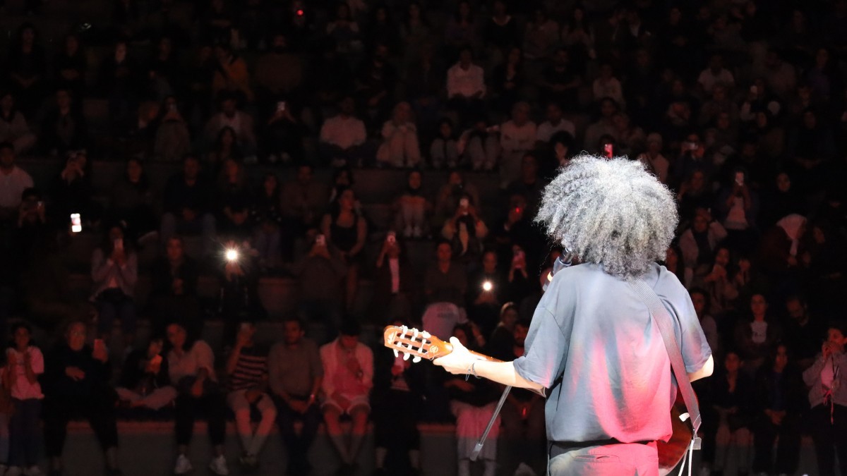Ankara’da Ezgiler Rojin Kabaiş İçin Yükseldi: Murad Demir Konserine Yoğun İlgi