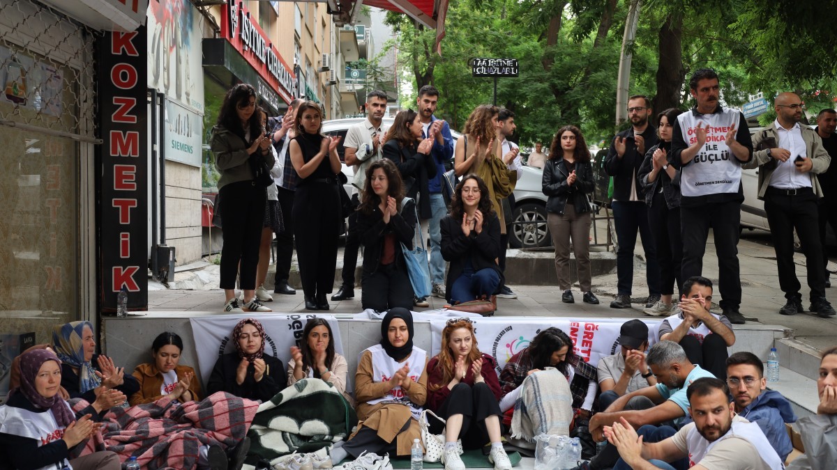 Hukuk örgütlerinden açlık grevindeki öğretmenlere destek ziyareti