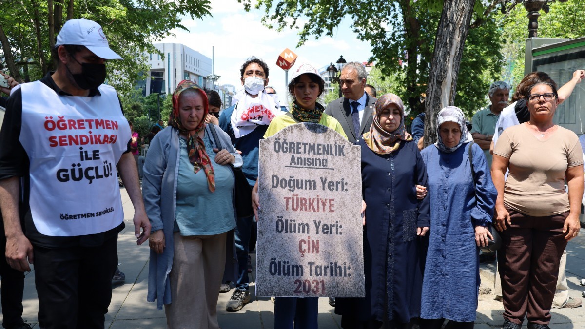 Özel Sektör Öğretmenlerinden Bakanlık Önünde Tabutlu Protesto: Açlık Grevi 12. Gününde