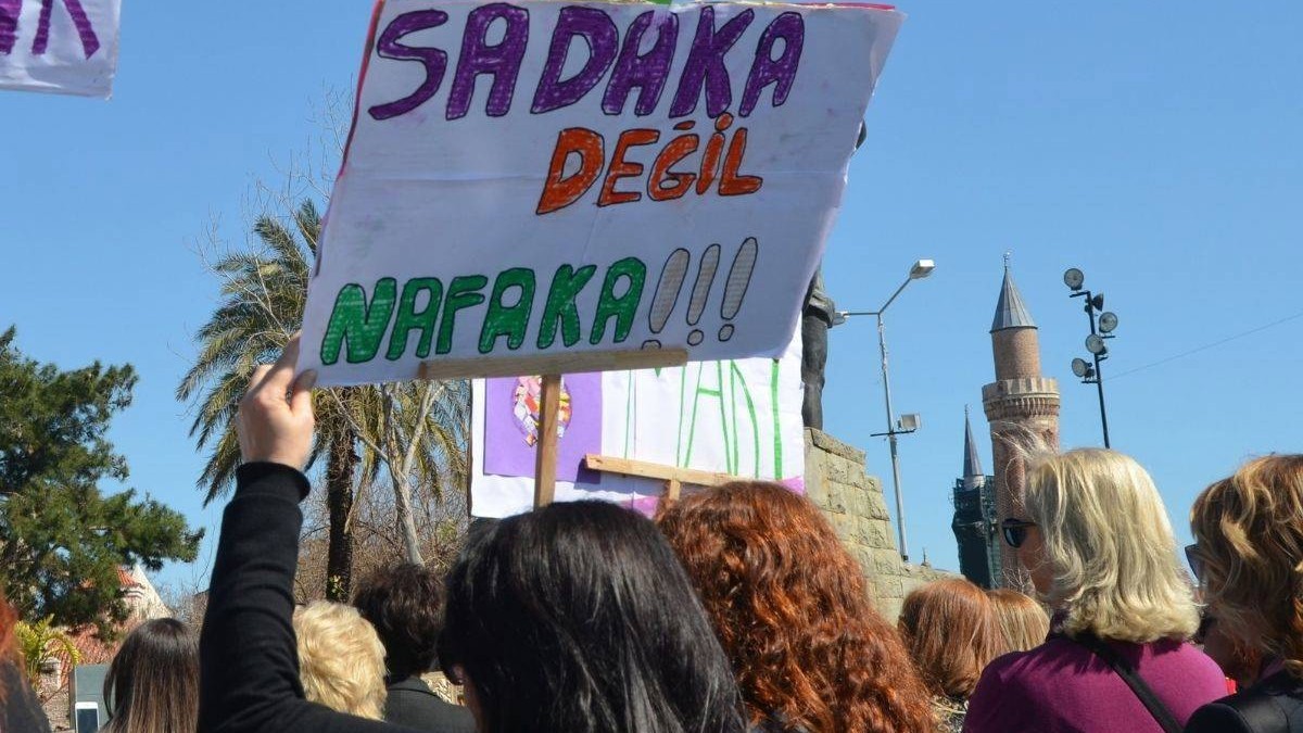 Nafaka Kararına Tepki: ‘Kadınlar Yoksulluğa ve Güvencesizliğe Mahkum Ediliyor’
