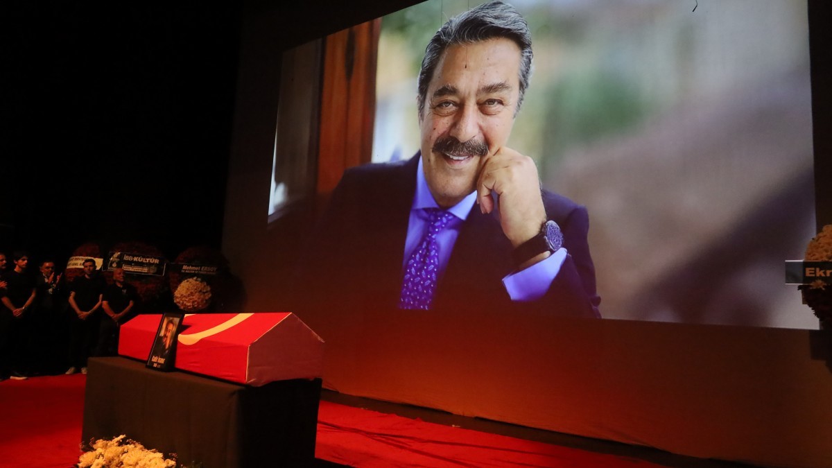 Kadir İnanır Son Yolculuğuna Uğurlanıyor: Barış Vasiyeti Sorumluluğumuzdur