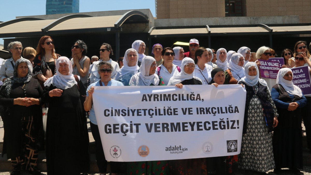 Kürt kadınlara yönelik ırkçı ve cinsiyetçi ifadeler kullanan Rahmi Koç hakkında suç duyurusu