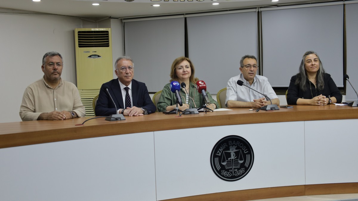 İzmir Barosu’na yönelik soruşturmaya tepki: Hukuk sopa olarak kullanılıyor