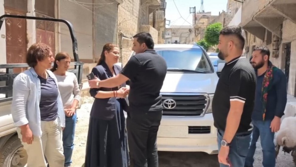 İlham Ehmed Halep’te Şeyh Maksut Mahallesini Ziyaret Etti