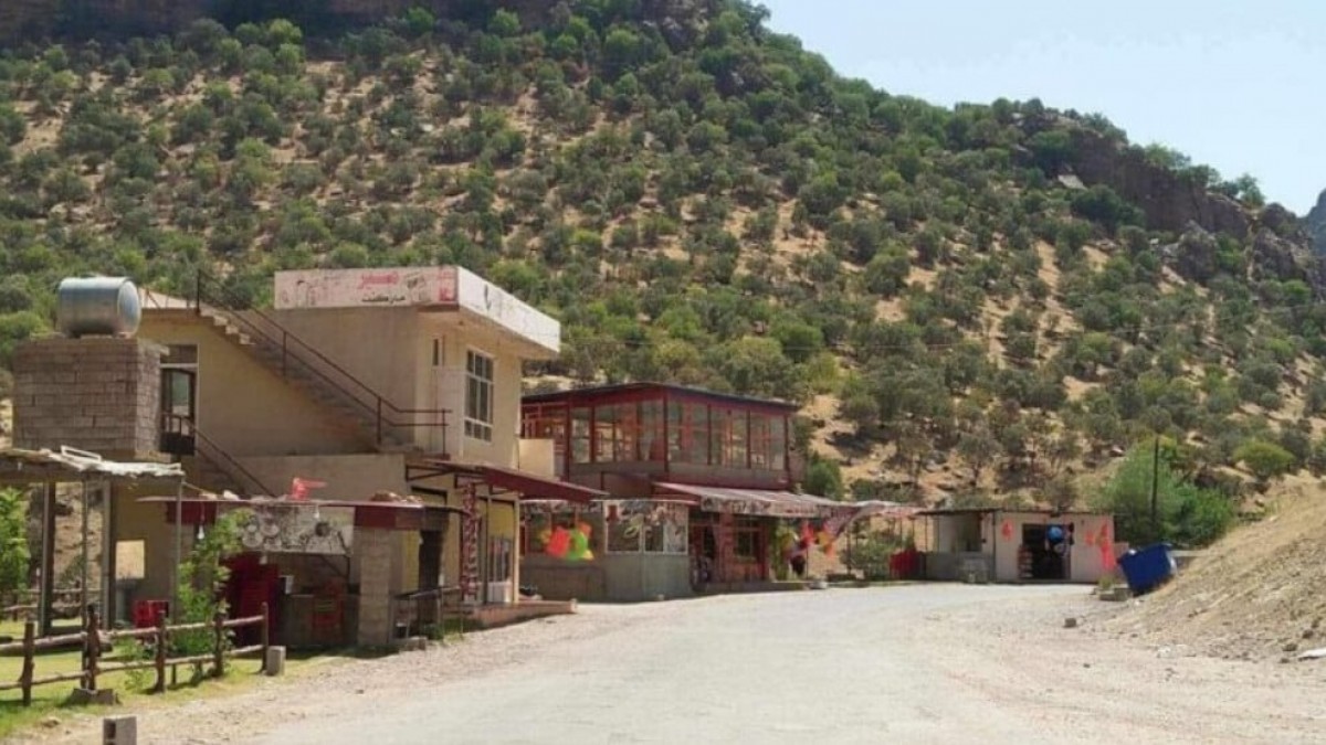 Sınırın 19 kilometre içinde: Türkiye askerleri Irak sınır muhafızlarını kimlik kontrolünden geçiriyor