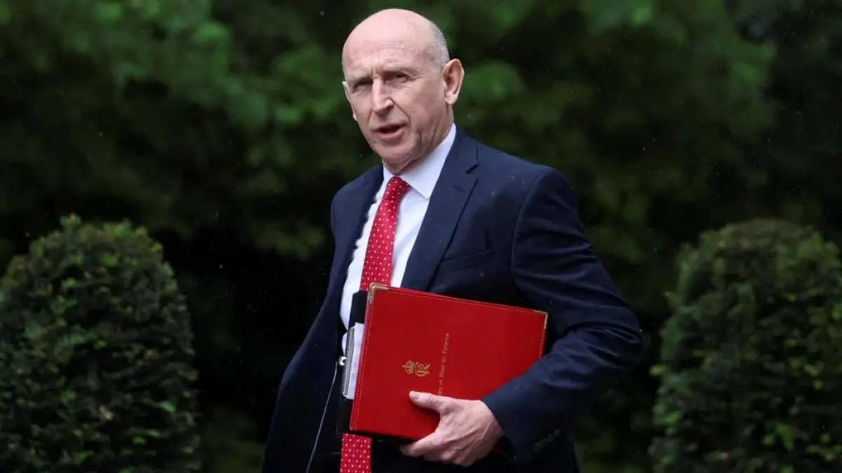 İngiltere’de bütçe krizi istifa getirdi: Savunma Bakanı John Healey görevini bıraktı