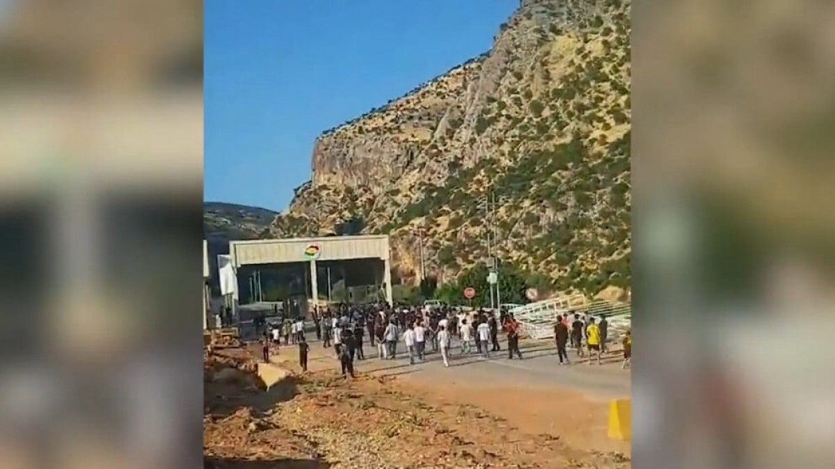 Şeladize’de köylerine dönmek isteyen halk KDP engeline takıldı