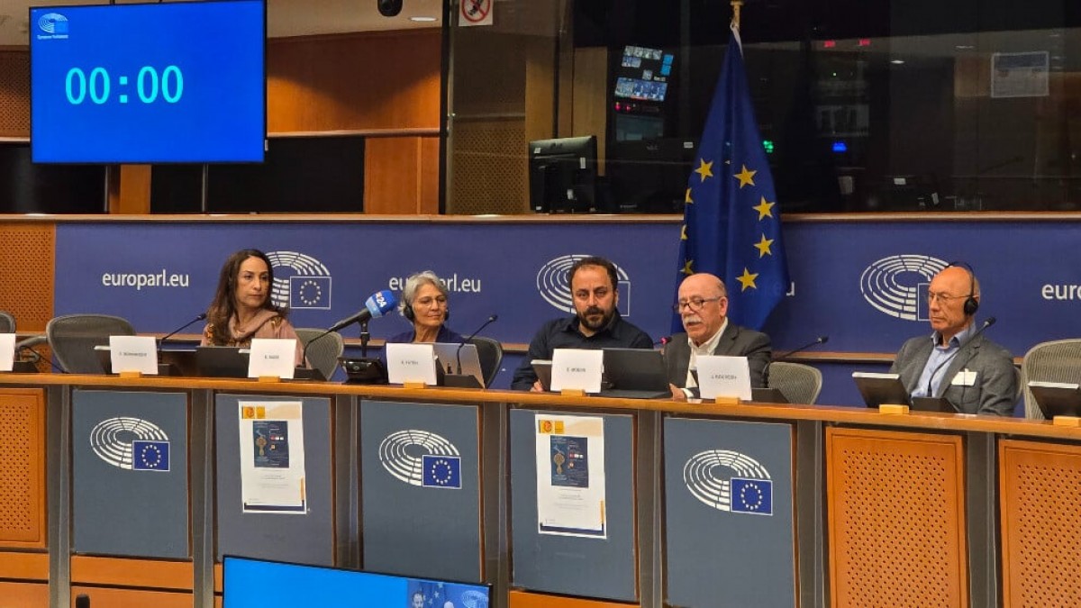 Siyamend Moini’den Avrupa Parlamentosu’nda İran için demokratik özyönetim önerisi