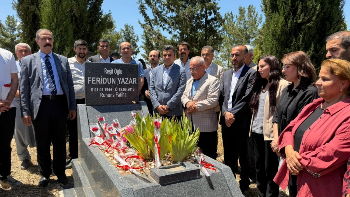 Siyasetçi Feridun Yazar Mezarı Başında Anıldı: Mücadelesi Yolumuzu Aydınlatıyor