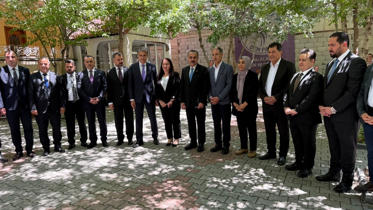 Erbil ve Duhok Valilerinden DEM Parti Van İl Örgütü’ne Ziyaret