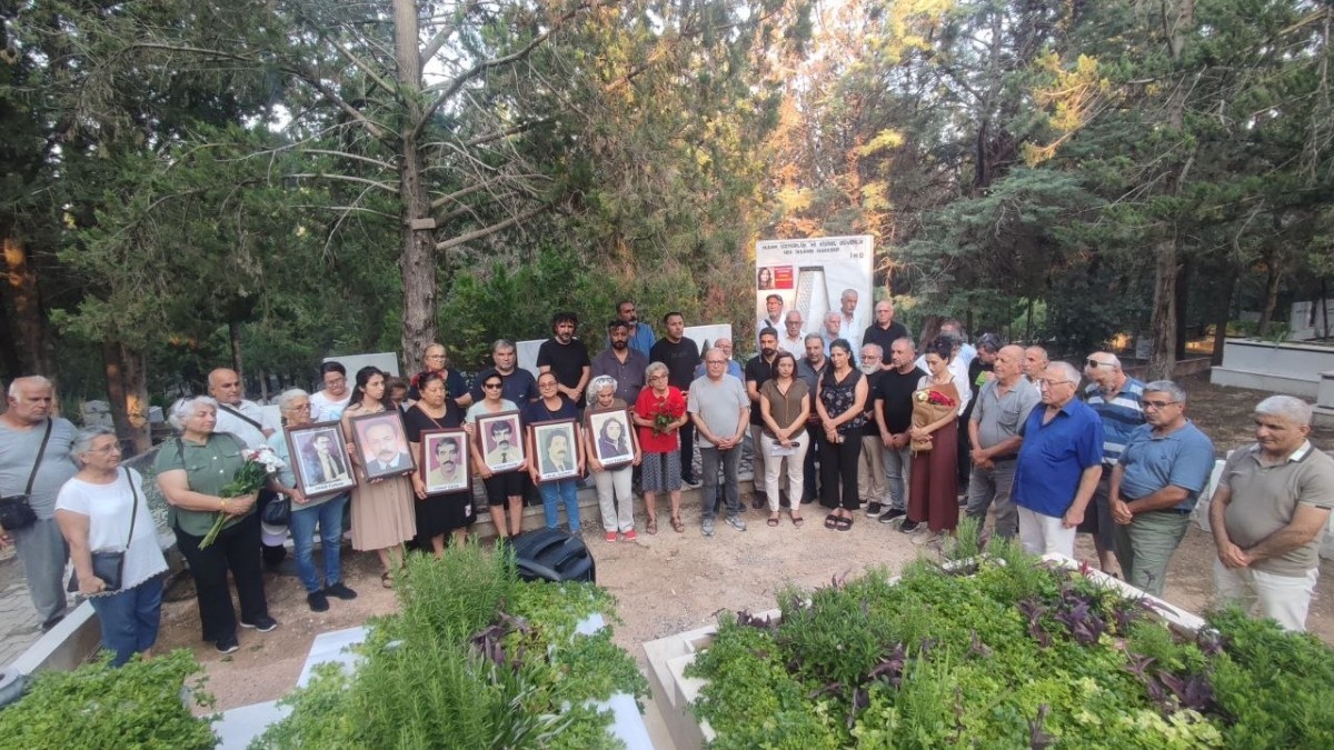 Adana’da ‘Beşler’ anıldı: İnsan hakları ve barış mücadelesi sürecek