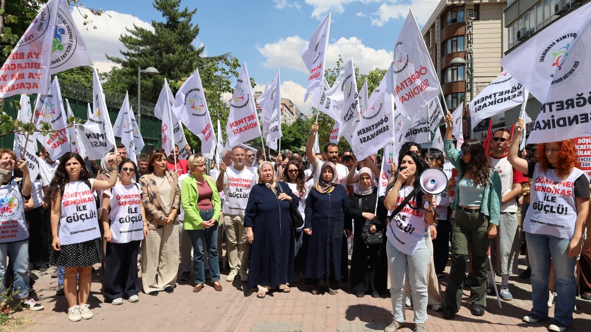 Mülakat Mağduru Öğretmenler Ankara’da Yürüdü: Mücadeleden Vazgeçmeyeceğiz