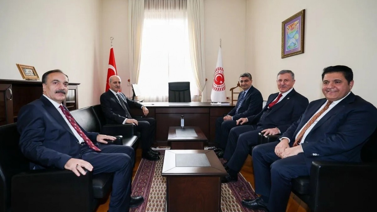 Numan Kurtulmuş’un ‘çerçeve yasa’ turu sürüyor: Yeni Yol Grubu ile görüşme