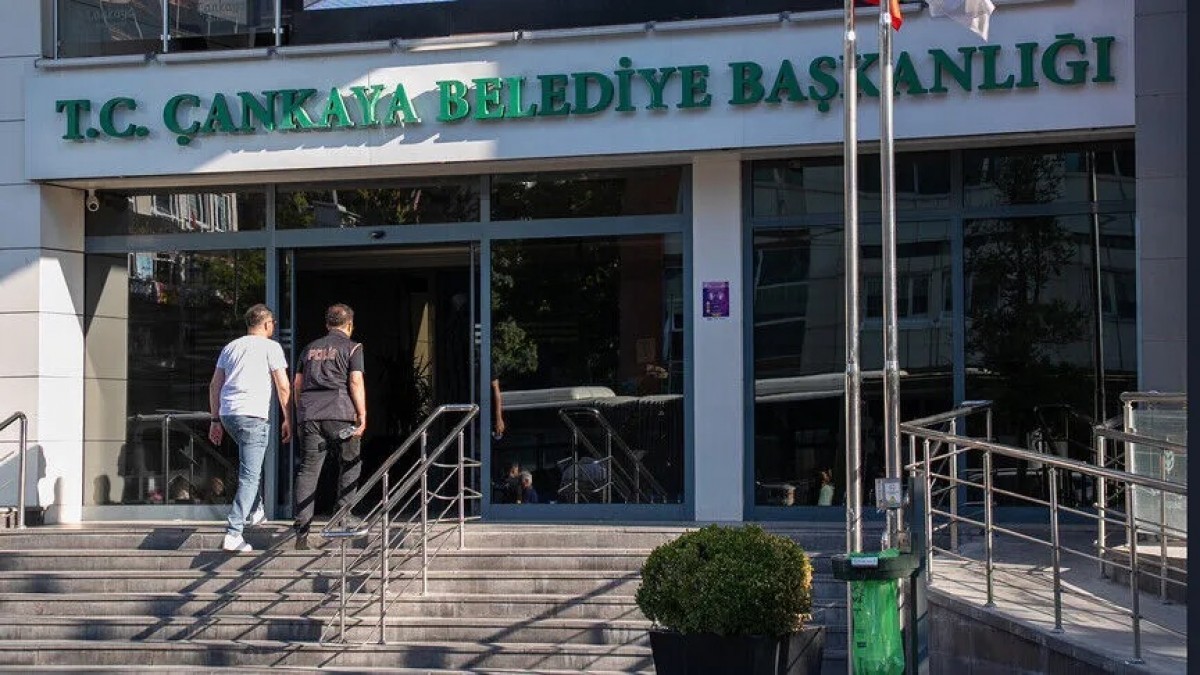Çankaya Belediye Başkanı Hüseyin Can Güner ve 23 kişi tutuklandı