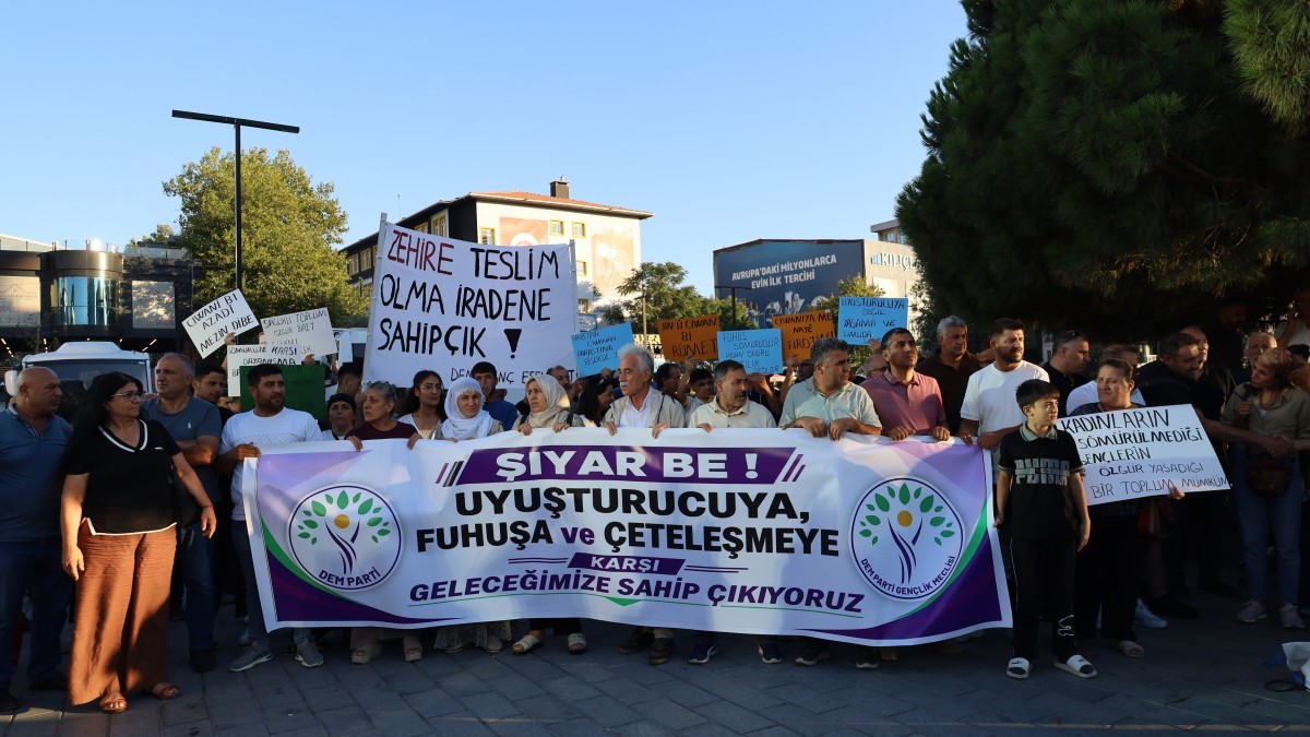 Esenyurt’ta uyuşturucu ve çeteleşmeye karşı kitlesel protesto: ‘Çözüm demokratik toplumda’
