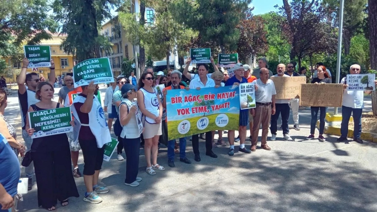 İzmir’de hastane bahçesindeki ağaç kıyımına tepki: Doğayı korumak halk sağlığını korumaktır