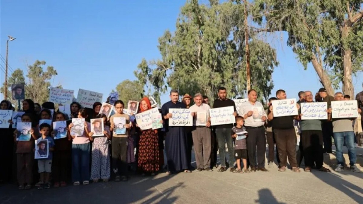 Tel Tamir’de Tutsak Ailelerinden M4 Karayolunda Eylem: ‘Çocuklarımızı Serbest Bırakın’