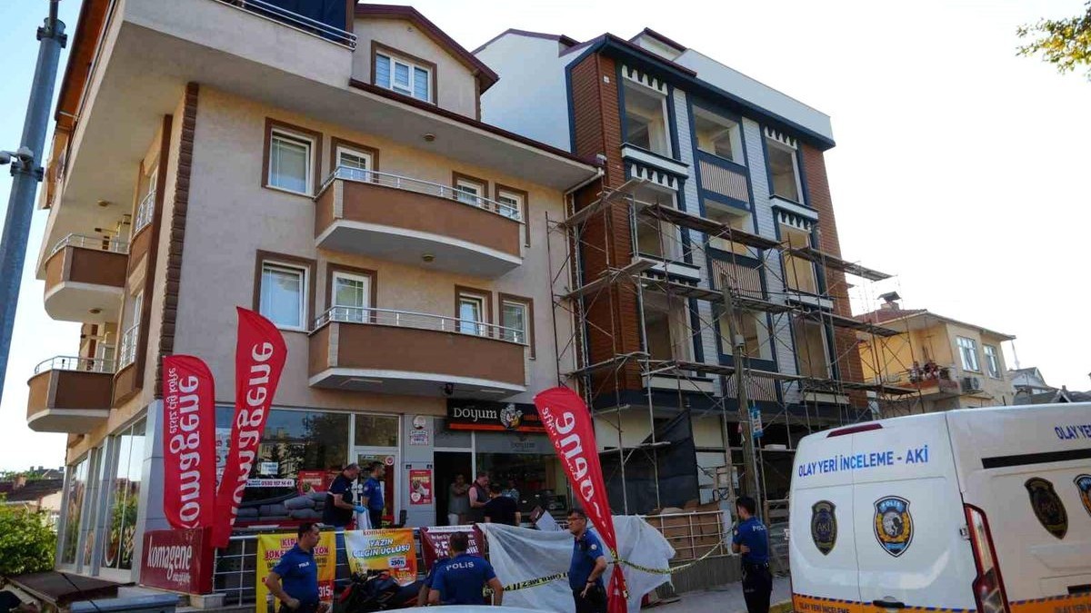 Kocaeli’de bir iş cinayeti daha: İnşaat işçisi iskeleden düşerek yaşamını yitirdi